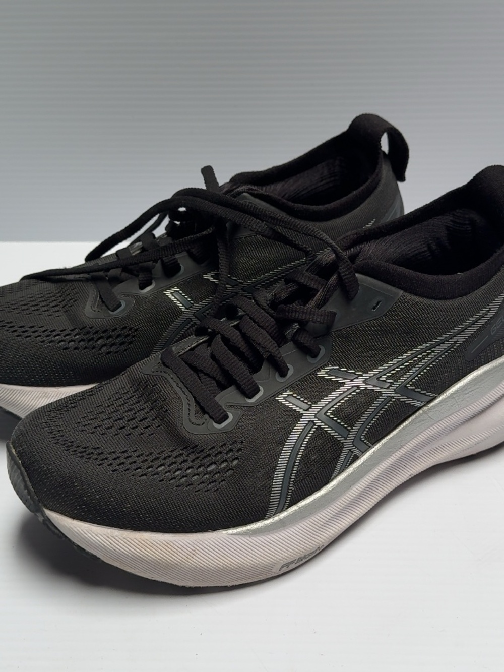 ASICS Gel-Kayano 31 Supportive Max Cushion Black Womens 7.5 Running Shoes - Picture 2 of 8